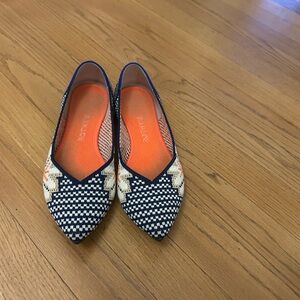 Rothy's Navy and Cream Patterned Flats